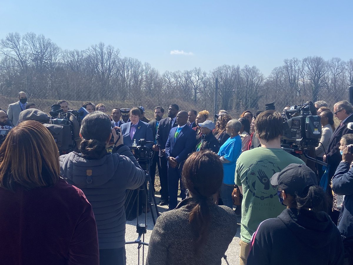 BUILDBaltimore's tweet photo. Over the last few weeks, BUILD leaders have been in conversation with the mayor &amp; city officials, sharing our history on this work — particularly over the last ten years with @rebuild_metro in neighborhoods in East Baltimore to reduce vacancy, build wealth &amp; prevent displacement. https://t.co/YF8eDsY4j7