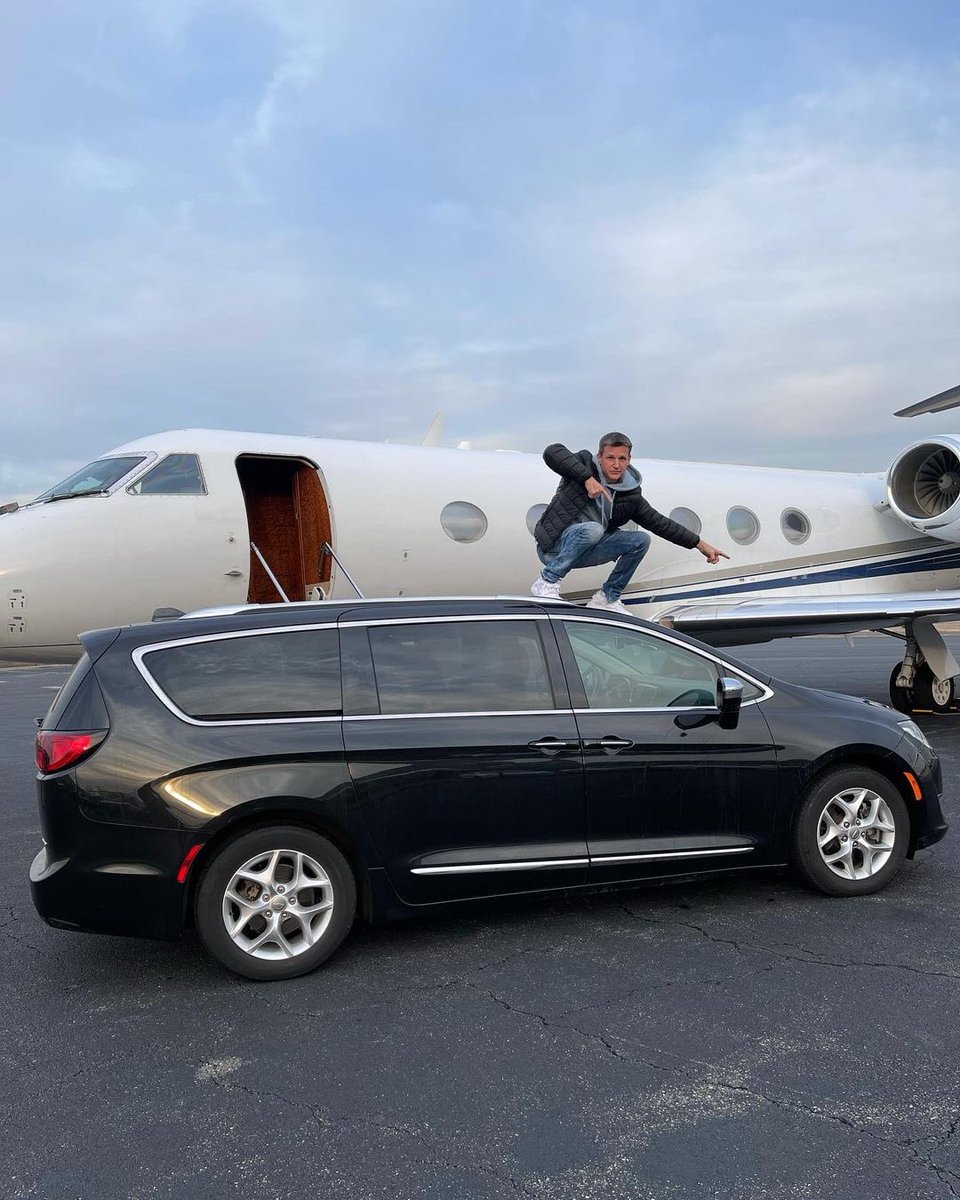 robdyrdek's tweet photo. It doesn’t matter where I touchdown, just have a Pacifica waiting and I’m good. https://t.co/X3PYofq137