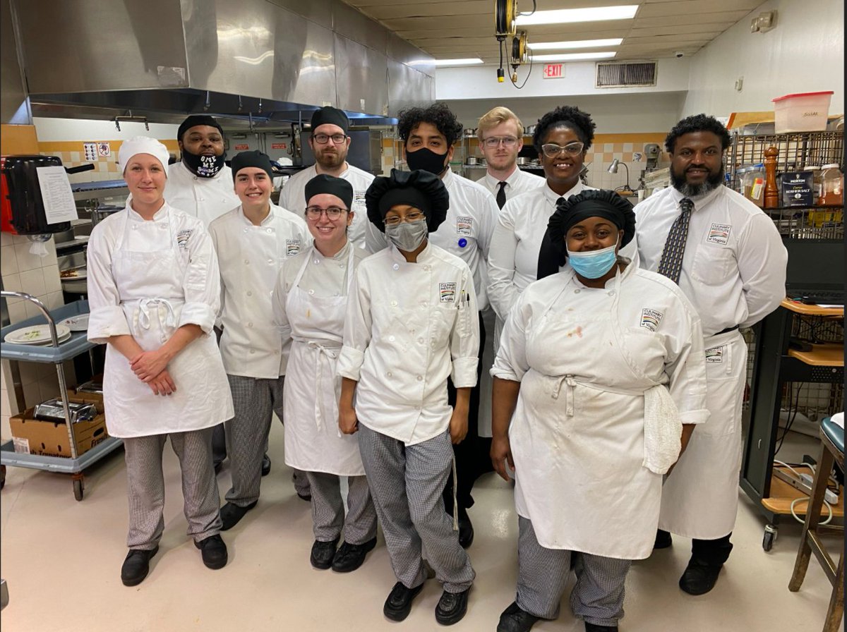 CIVChef's tweet image. Around Campus: Take a look at some of the friendly faces around the Culinary Institute of Virginia in Norfolk! Students are working towards mastering new techniques in cooking and hospitality from their talented culinary arts professors. We&apos;re all about that #Cheflife!