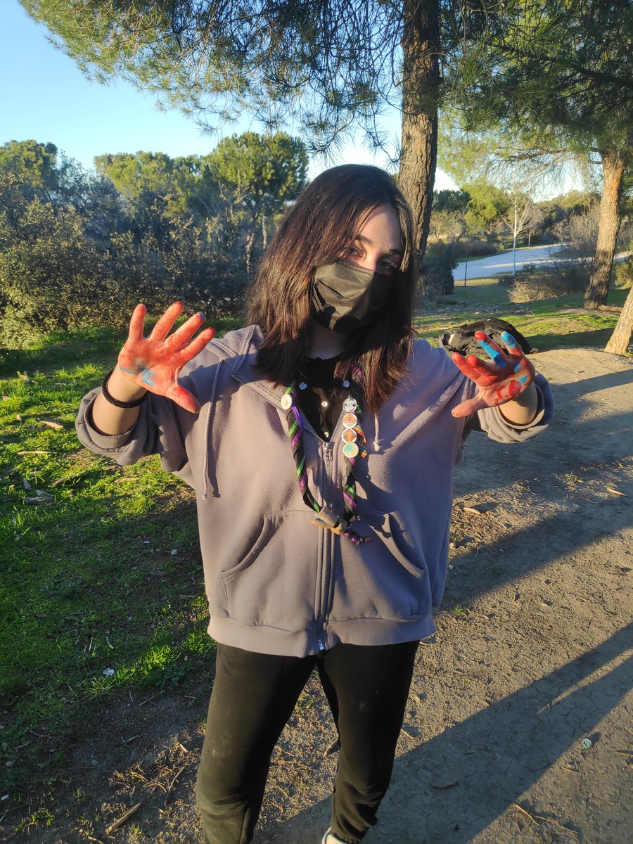 ¡Toca mancharse las manos! 🖌️

La tropa ha estado diseñando y pintando sus nuevas mochilas de patrulla, para tener su respectivo material bien guardado ✨

¡Son unas artistas! 🎨