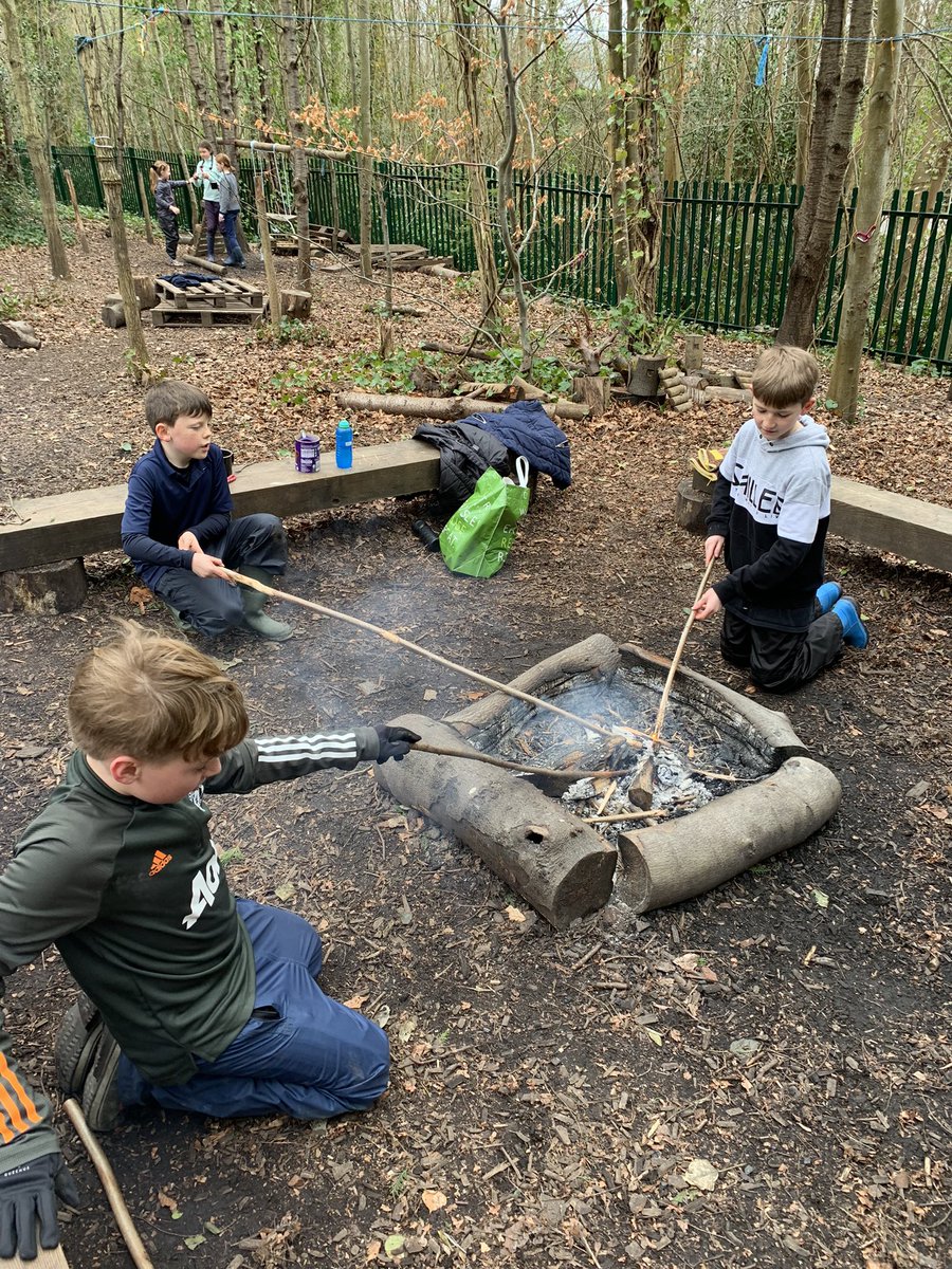 DanesfieldFS's tweet photo. Y5 were awesome in the forest today #lightingfires 🔥 #makingswings just fizzing with creativity, ideas and energy #fridayforest🌳💪❤️🌳@DanesfieldSchl @DanesfieldY5 https://t.co/k5GTTwlU2r