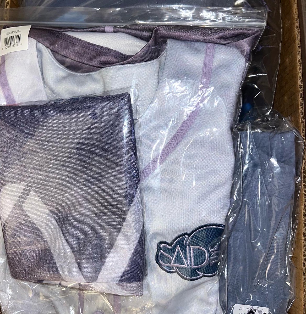 ᏦℰℕℕᎽ tweet media