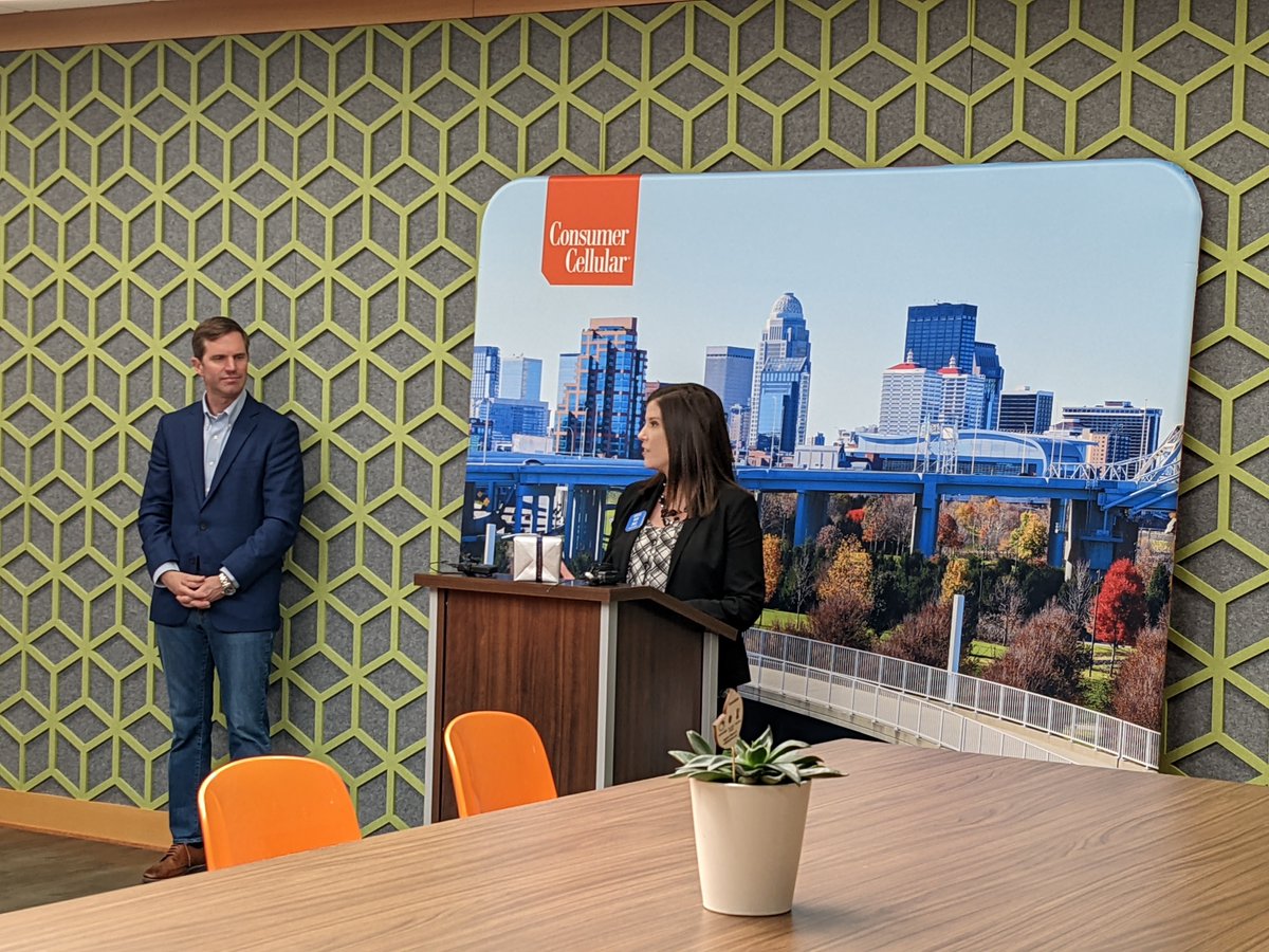 One_Louisville's tweet photo. Congrats to GLI investor &amp; Greater Louisville's newest employer, Consumer Cellular, on their ribbon-cutting yesterday! Chief Operating Officer, Rebecca Wood, joined Consumer Cellular leadership, @GovAndyBeshear, and @LouForward to break ground on the new customer support center. https://t.co/Tr8FlpAfSp