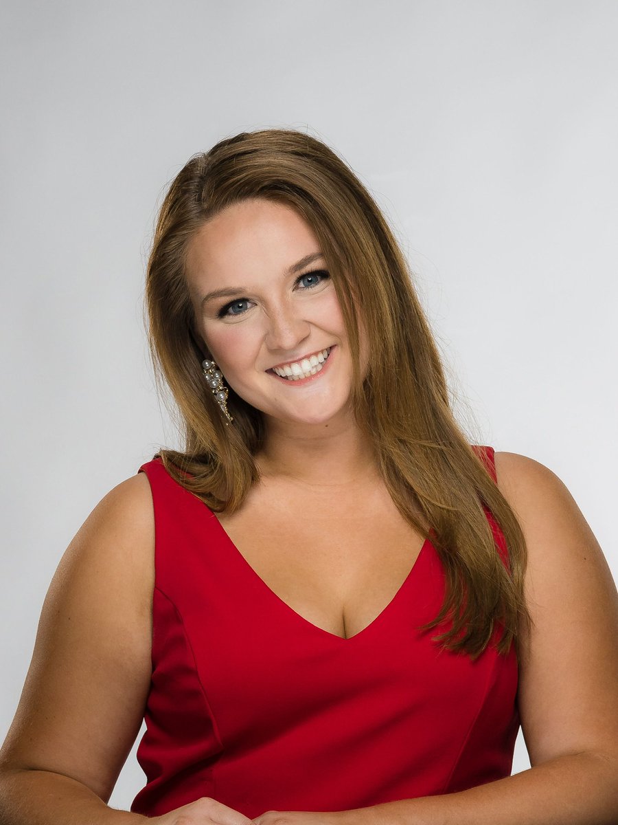 We love to see a little transformation 😌 3 years ago was the first time I announced I was running for Miss VT, and here I am now! 

Photo credit: Jon Adams for the last 2 photos
Makeup credit: Heather Garrows for the 3rd