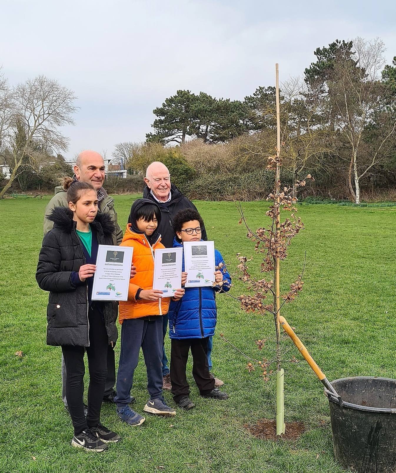 FelixstoweCouncil on Twitter "This afternoon, 7 oak trees were planted
