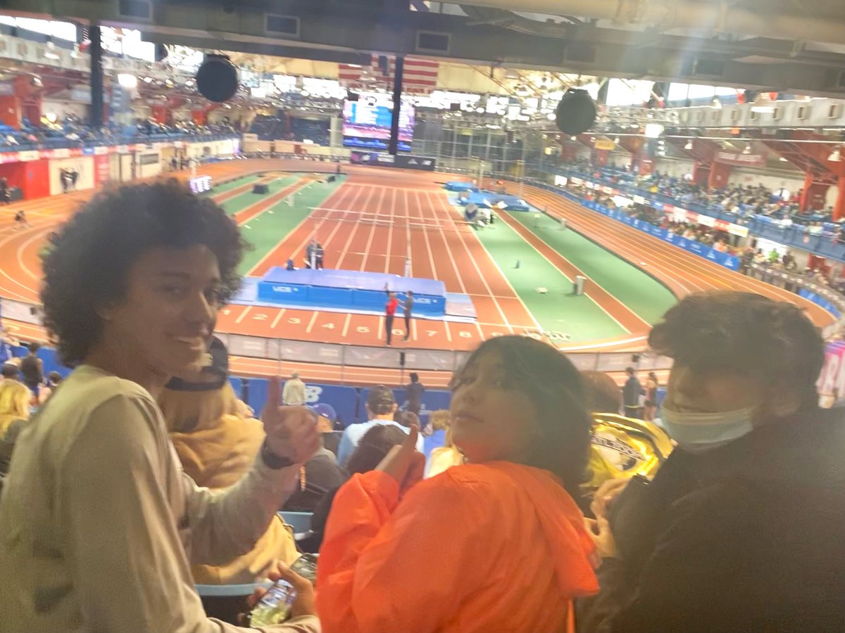 dscoachbennett's tweet photo. Jack Almeda getting ready to run the freshman mile.  His brother and Owen Comiskey here to support him! https://t.co/xdufGfLq9Y