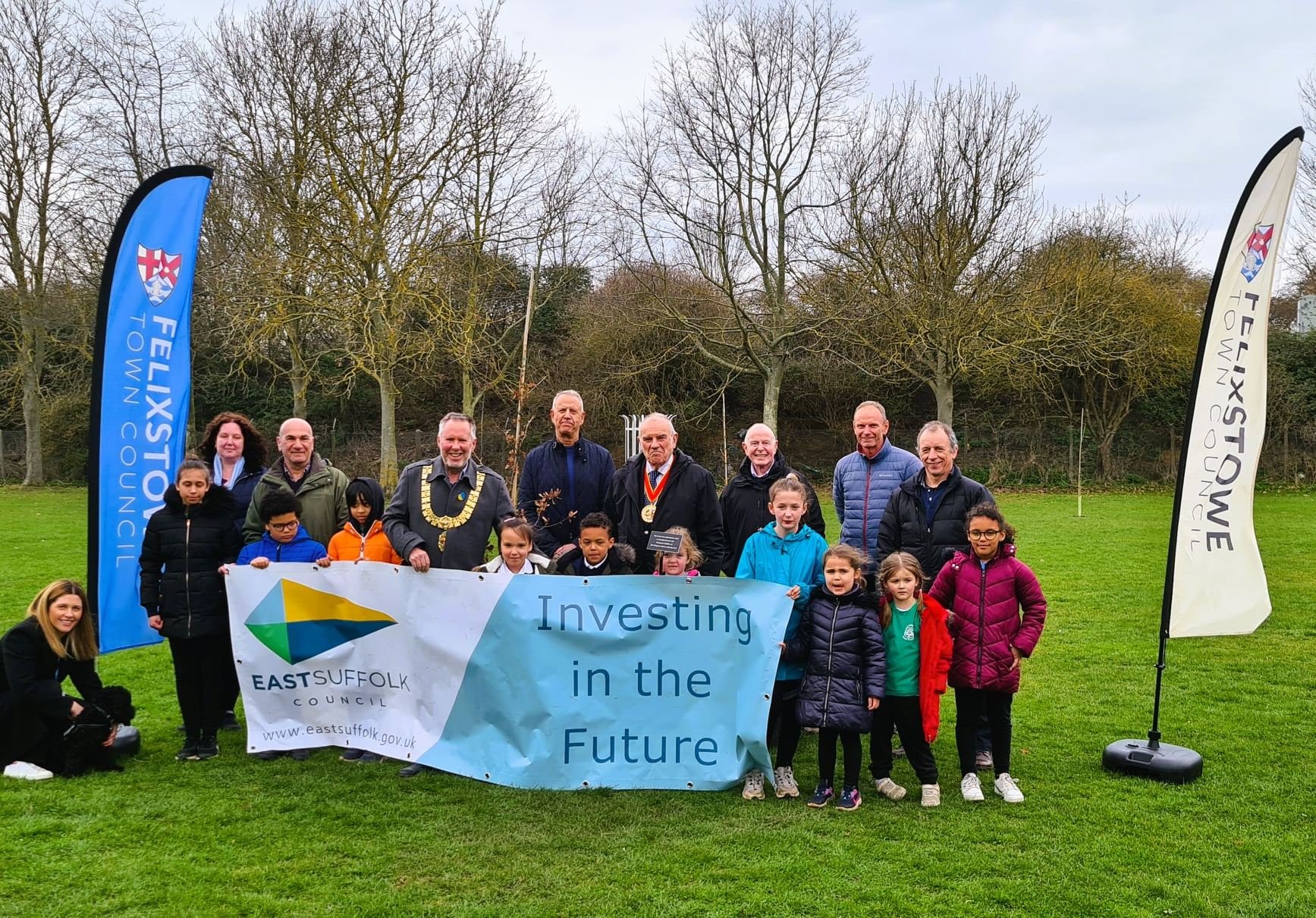 FelixstoweCouncil on Twitter "This afternoon, 7 oak trees were planted