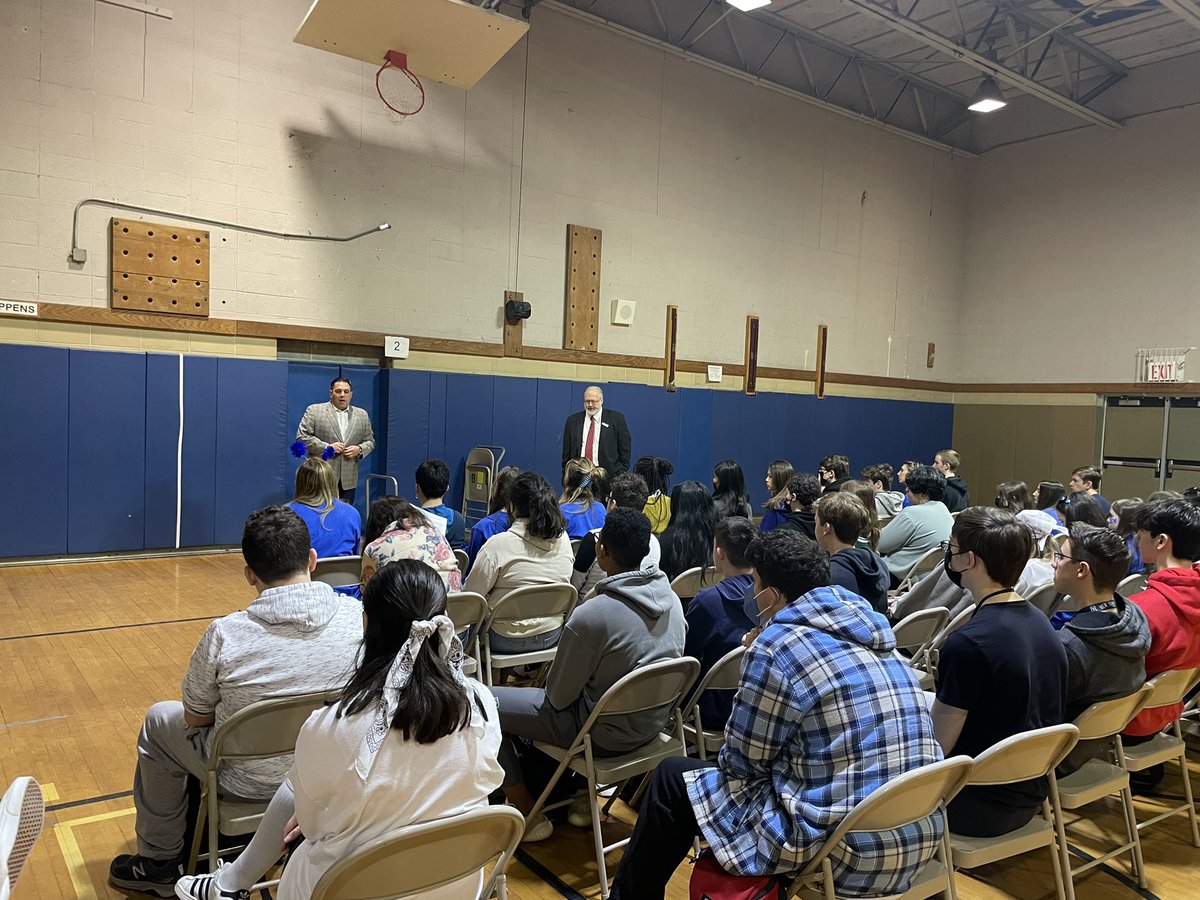 Thank you to @TonyIovino3 &amp; <a href="/ANTHONYDESPO/">Anthony P. D'Esposito</a> for speaking with our students today about Law, Government, Politics, &amp; Law Enforcement. <a href="/OHSNYcounselors/">OHS Counselors</a>
