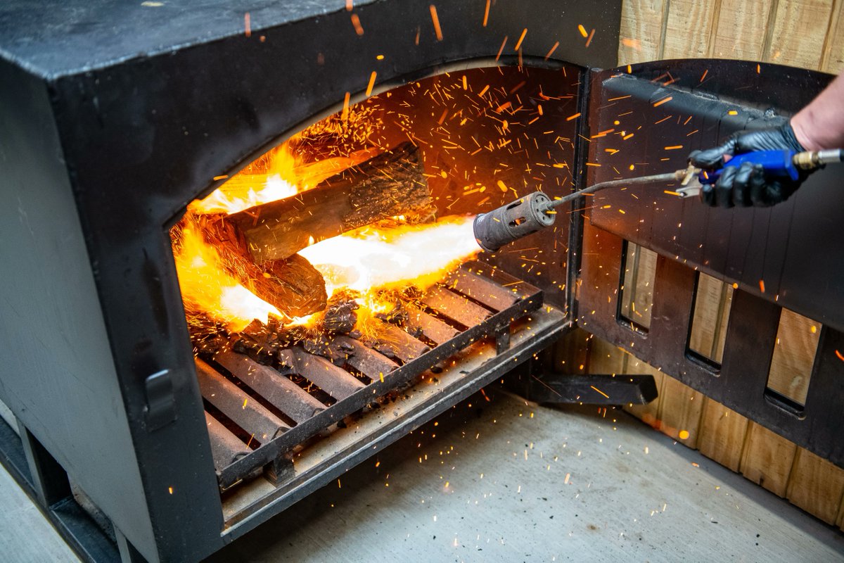 DallasSmokyRose's tweet photo. Our award-winning meats take meticulous preparation and a craftsman touch. The pitmaster smokes daily so get here early because when it's gone, it's gone!!🤪😋
•
•
•
#dallassmokyrose #dallasbbq #dallaseats #214eats #bestof214 #texasbbq  #visitdallas #texastodo #txbbq https://t.co/tgIGEU3quN