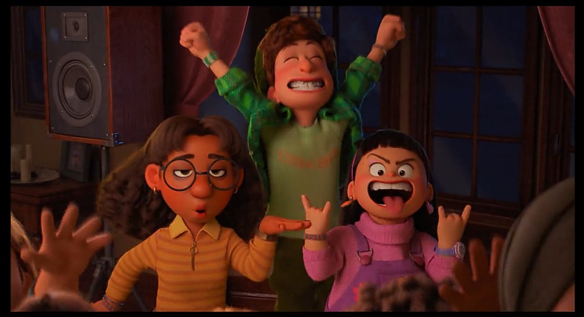 SupercorpHope's tweet photo. There are two moods watching #TurningRedMovie .
THIS SUMS IT UP..
#TurningRed #PixarRed #MeiPanda #4townie #4Town https://t.co/KlFfKBOHHH