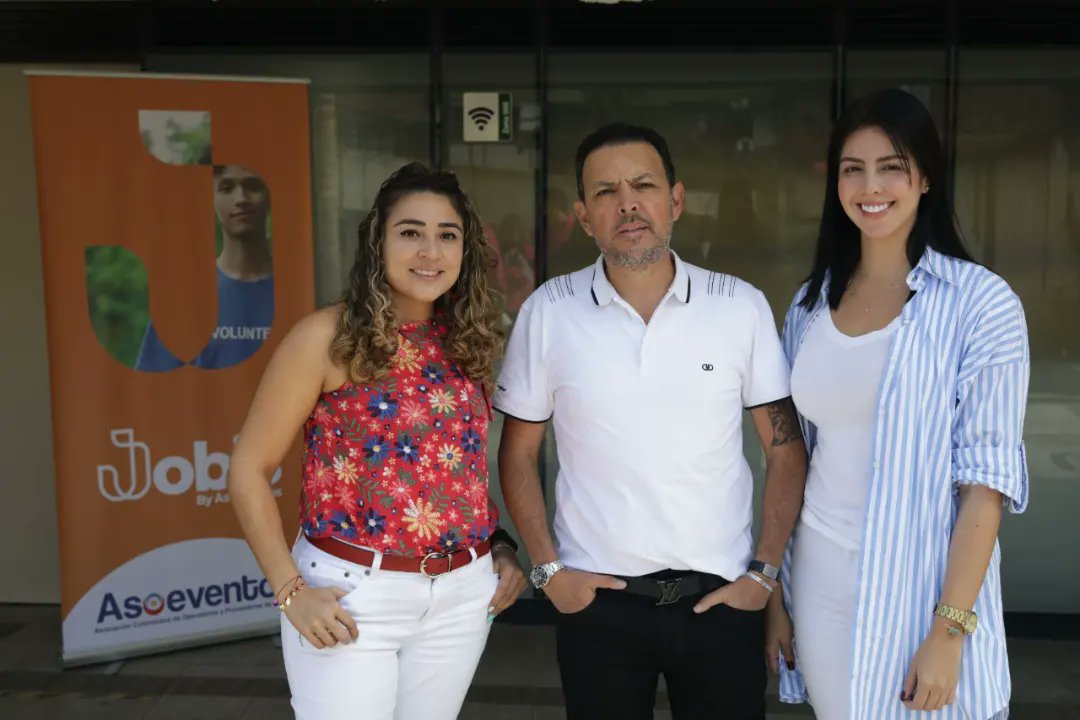 ASOEVENTOS's tweet photo. Inician los talleres #Jobis con el pie derecho. 🤩

En la UVA La Cordialidad de la comuna 1 de #Medellín tuvimos una jornada exitosa en la que los jóvenes recibieron conocimientos y herramientas que les permitirán incursionar y trabajar en la industria de los eventos. 👍 https://t.co/vByBU6RkZG