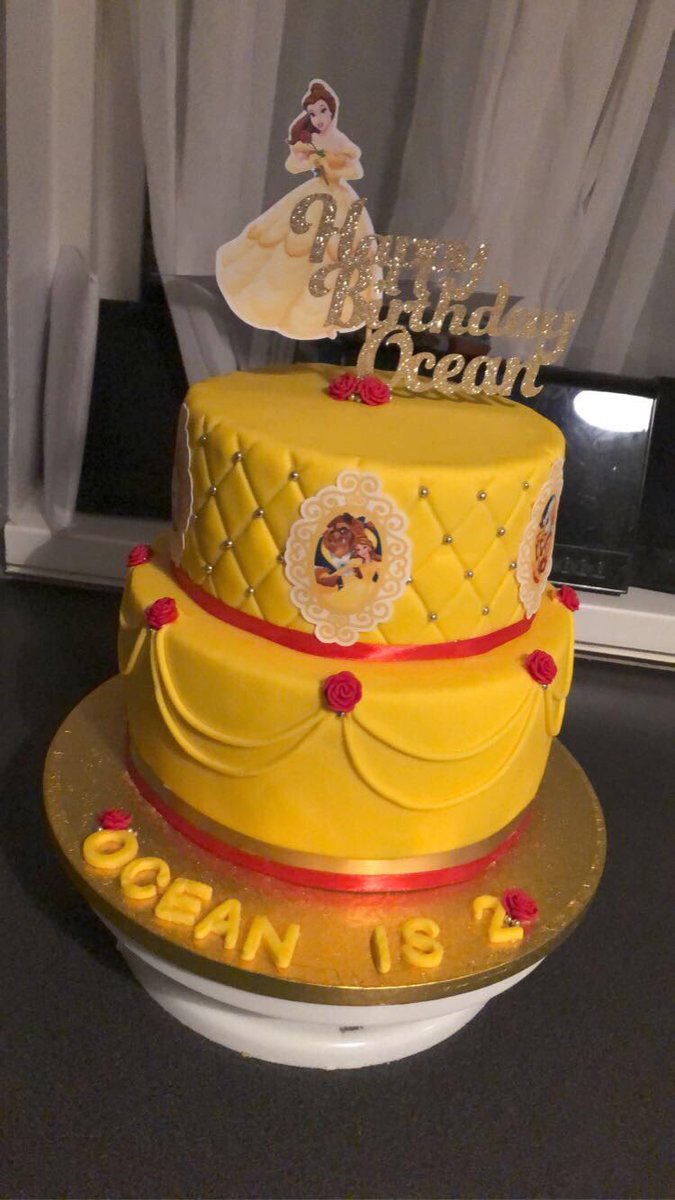 Dotsdesserts89's tweet photo. We love a little throwback at dots here is one of the first few cakes and one from a couple of years ago! https://t.co/wyZQxIVFMJ