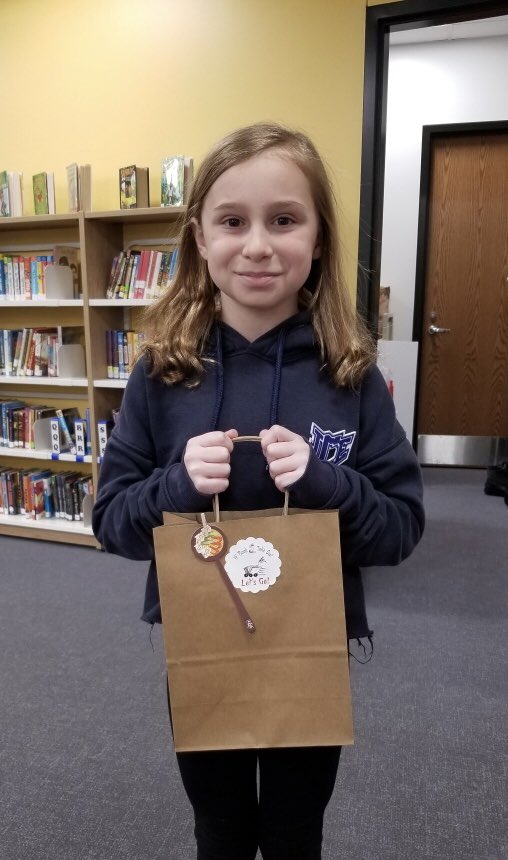IsaacFoxLIH's tweet photo. Revamped our book matching program with a take-out theme. Your order is up! @LisaGregoireIF @JenAdamsEDU @wagnersusie123 @D95SocialMedia https://t.co/oWqjZ4kfJG