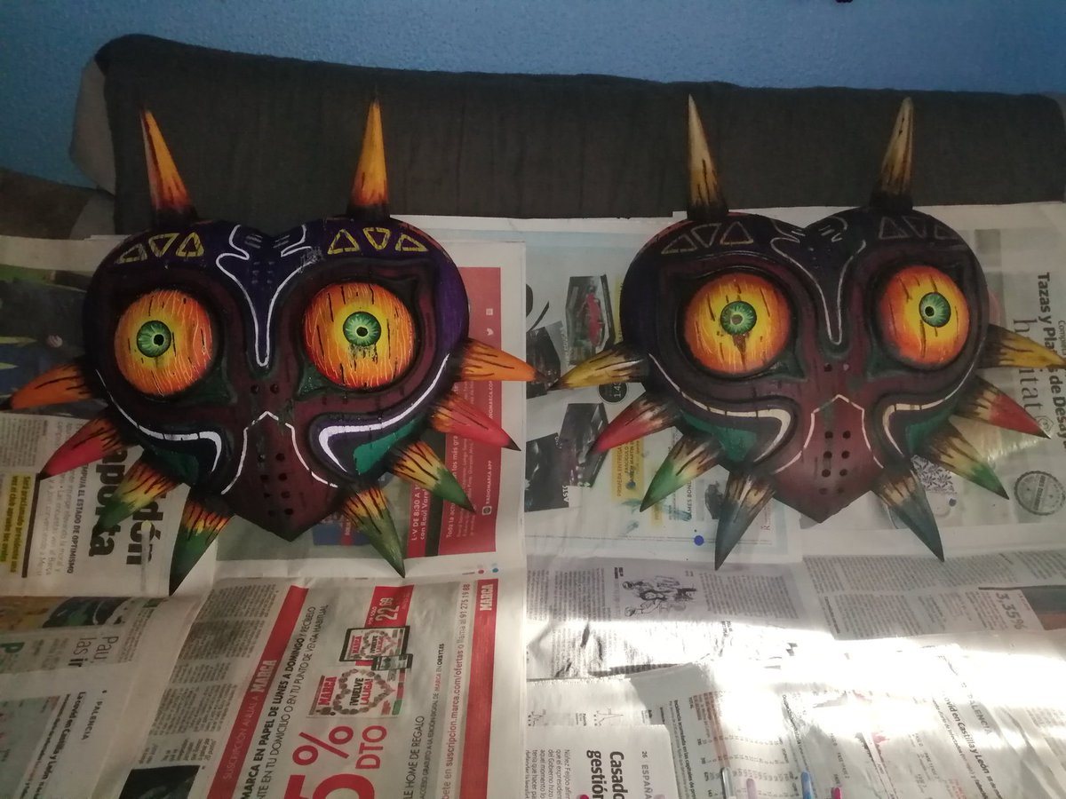 OkenCosplay's tweet photo. Para terminar el día, os comparto  2 mascaras con los diferentes acabados.
Cuál preferís!? https://t.co/ki0BVyXk68