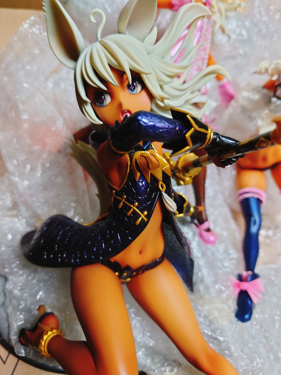 新居に持っていくフィギュアをまとめてたら褐色化させたエリーンのガレキが出てきた。嗜好というか性癖が今に至るまでブレてない自分を褒めてあげたい😎✨ 