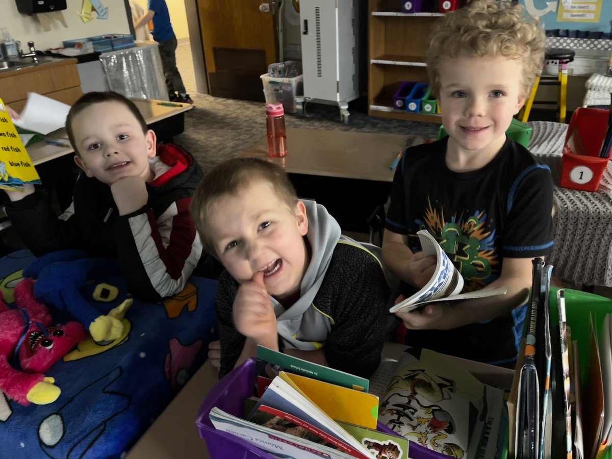 JMaynus's tweet photo. We ended our Read-A-Thon with blanket forts and stuffed animals! @ConverseElem https://t.co/hh2T0dIbxj