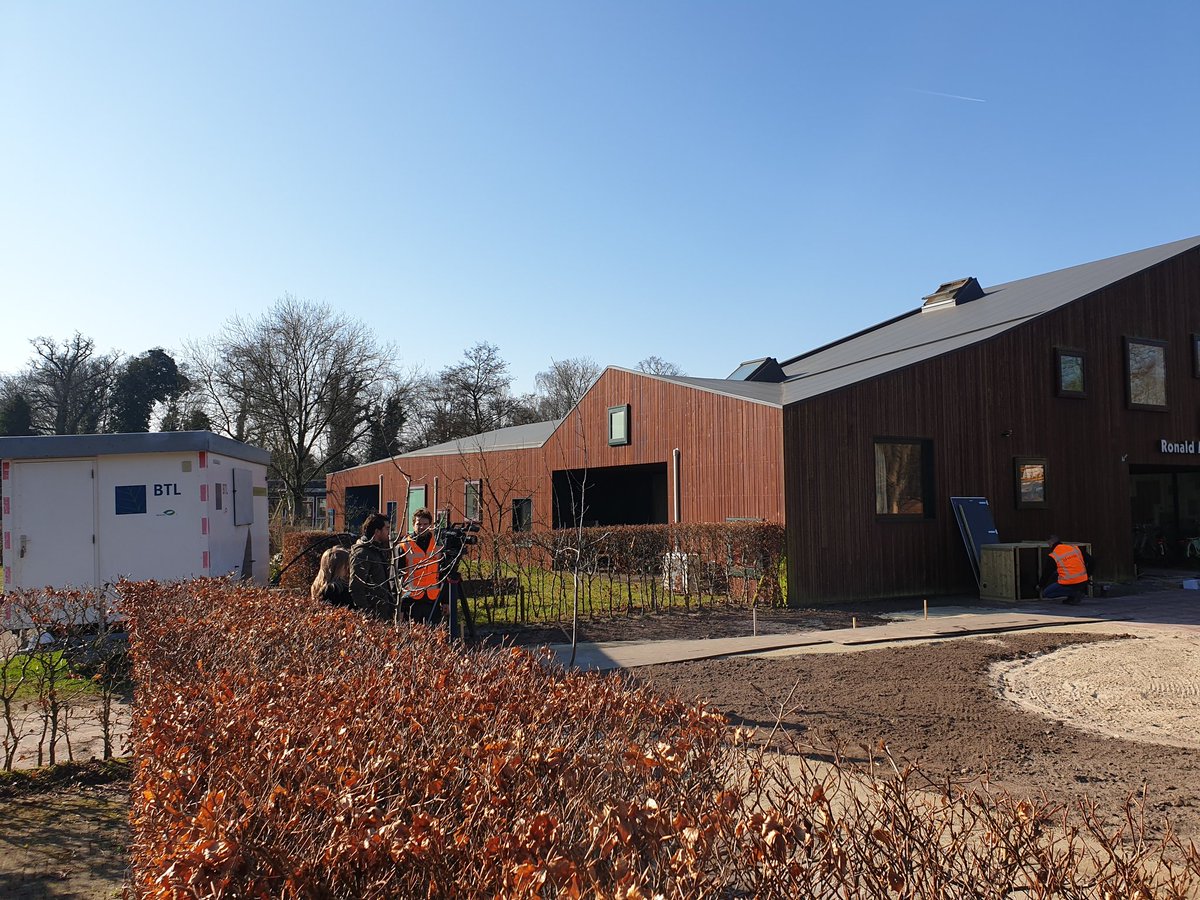 RMcD_Hoeve's tweet image. Vandaag @NLDOET en dus bij de @RMcD_Hoeve een dagje tuinaanleg met @idverdeNL ☀️ #beleeftuin #spelen #inclusief