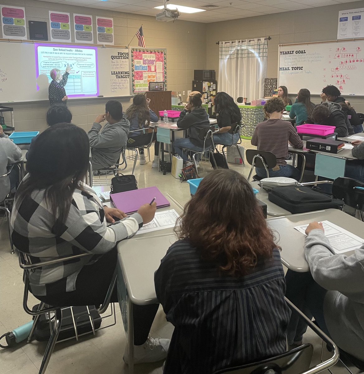 OHS science students learning about sex linked trains in Hill’s bio class. Students asking deep level questions even before lesson#GoBigO@OHSJackets1