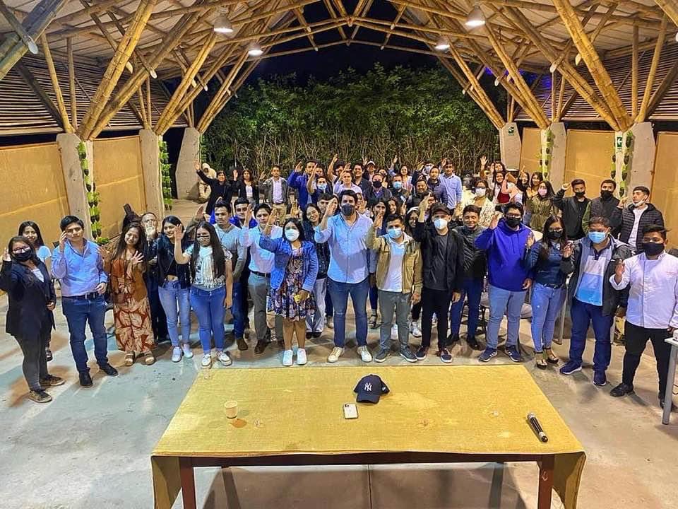 Carlomagno85's tweet photo. Hoy 11 de marzo, se celebra el día de la juventud de Acción Popular, ellos fueron el origen del partido, el hoy, y la gran profecía del mañana, en nosotros esta que la prolongación de vida de @AccionPopular sea acorde a las enseñanzas de Fernando Belaunde. Feliz día. Adelante https://t.co/7sC5y2AYj4