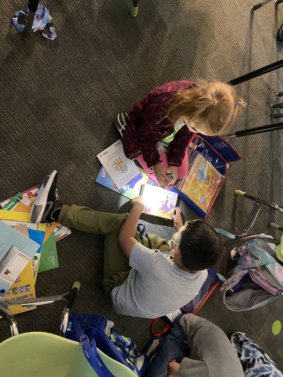1stwithmsclark's tweet photo. We love flashlight Friday and partner reading! 🔦 @erwannwilson @BangElementary https://t.co/blaTcxKopY