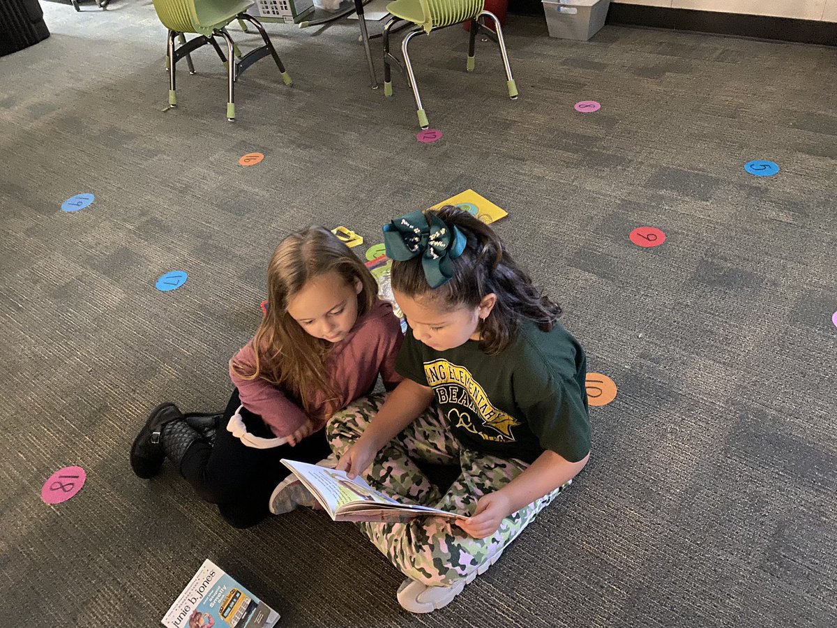 1stwithmsclark's tweet photo. We love flashlight Friday and partner reading! 🔦 @erwannwilson @BangElementary https://t.co/blaTcxKopY