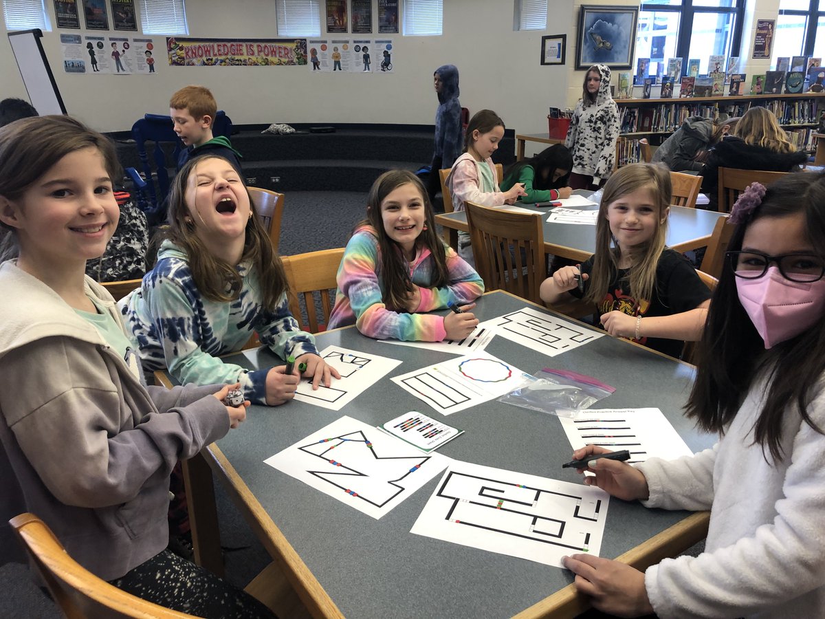 jenduffy5's tweet photo. Learned about Grace Hopper's contribution to computer languages today at #codingclub.  Today's coding language was COLOR!  #HWScodes #womenintech #WomensHistoryMonth #codingisfun @ozobots
@HWS_BPS101 https://t.co/wNmS6HcT87