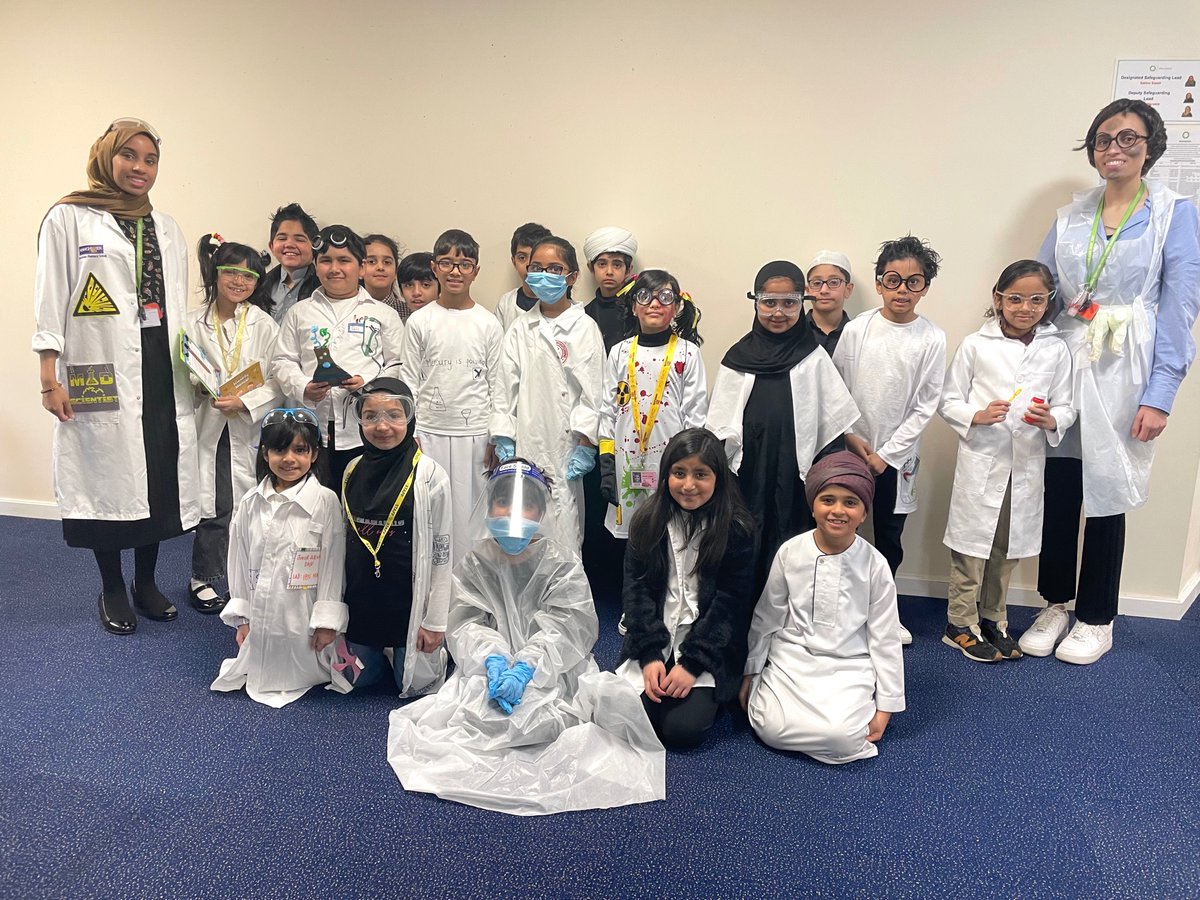 olive_bolton's tweet photo. Meet some of the scientists in action today #BritishScienceWeek #ScienceDay #MadScience #Scientists #Costumes #Creativity #LearningHooks #Knowledge #Ambition #Inspirational #WeAreStar #LoveLearning #Motivated https://t.co/4VjtvS4SeX