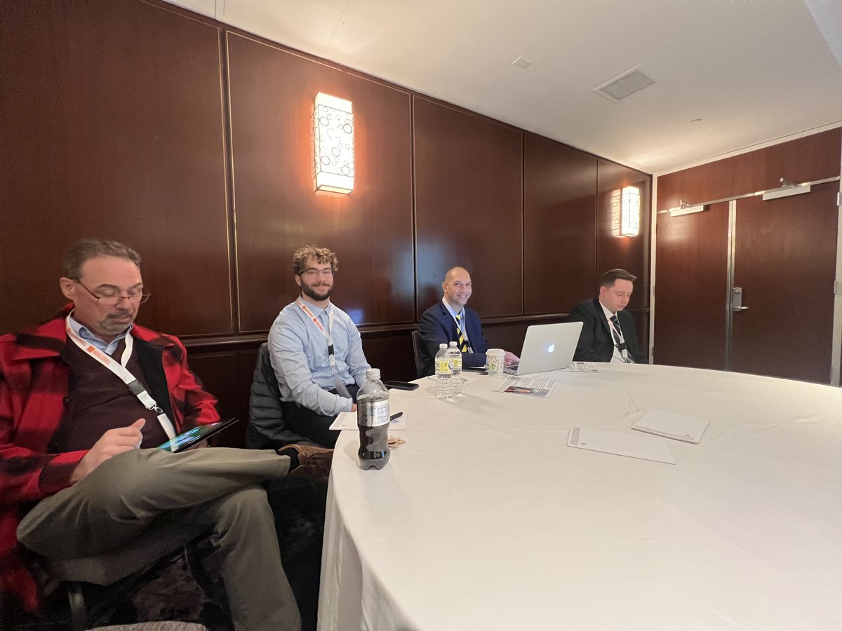 UMFlintSOM's tweet photo. Four #UMFlintSOM students returned this week from the 2022 Finance Leaders' Conference in New York, New York. This is the first opportunity since March 2020 we were about to send #UMFlint Financial Management Association members to an international conference! https://t.co/jh372XcXu7