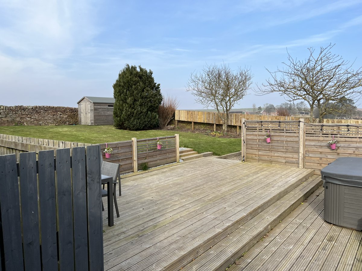 Cliff Walk Cottage tweet media