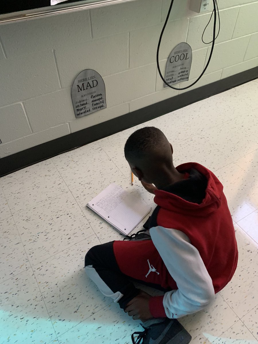 SealsStars's tweet photo. It’s an amazing feeling when your students start celebrating when they see their writing prompt! 🤩
They loved writing so much today that they were sad to go to recess &amp; asked if they could do it for homework!! Narrative writing is definitely my Stars’ favorite. #WritingWin 📝🥳 https://t.co/jmn7nqTNLa