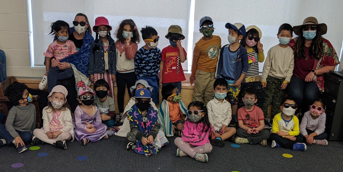 Fdk E is being blinded - sunnies on - for beach day 🌞 #BeachSpiritDay <a href="/TDSB_Avondale/">Avondale Schools</a> <a href="/tdsb/">Toronto District School Board</a> #FDKE
