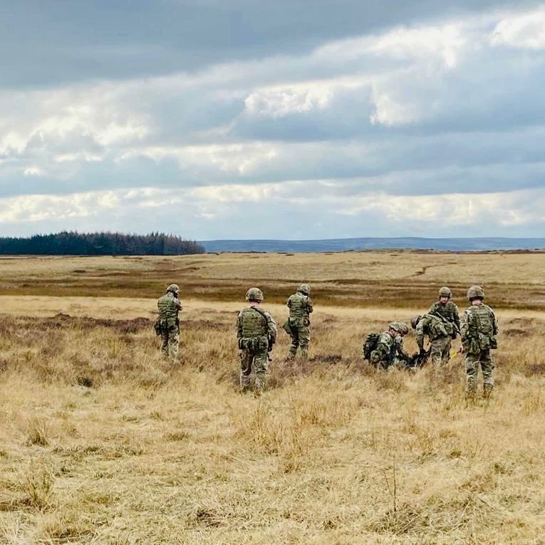 RAF_Regiment's tweet photo. 34 Sqn have been refining their Joint Personnel Recovery skills.
This routine training enhances our capability to provide a credible Ground Extraction Force in support of Global Air Operations.
#AlwaysOperating https://t.co/H8CUWHiNym