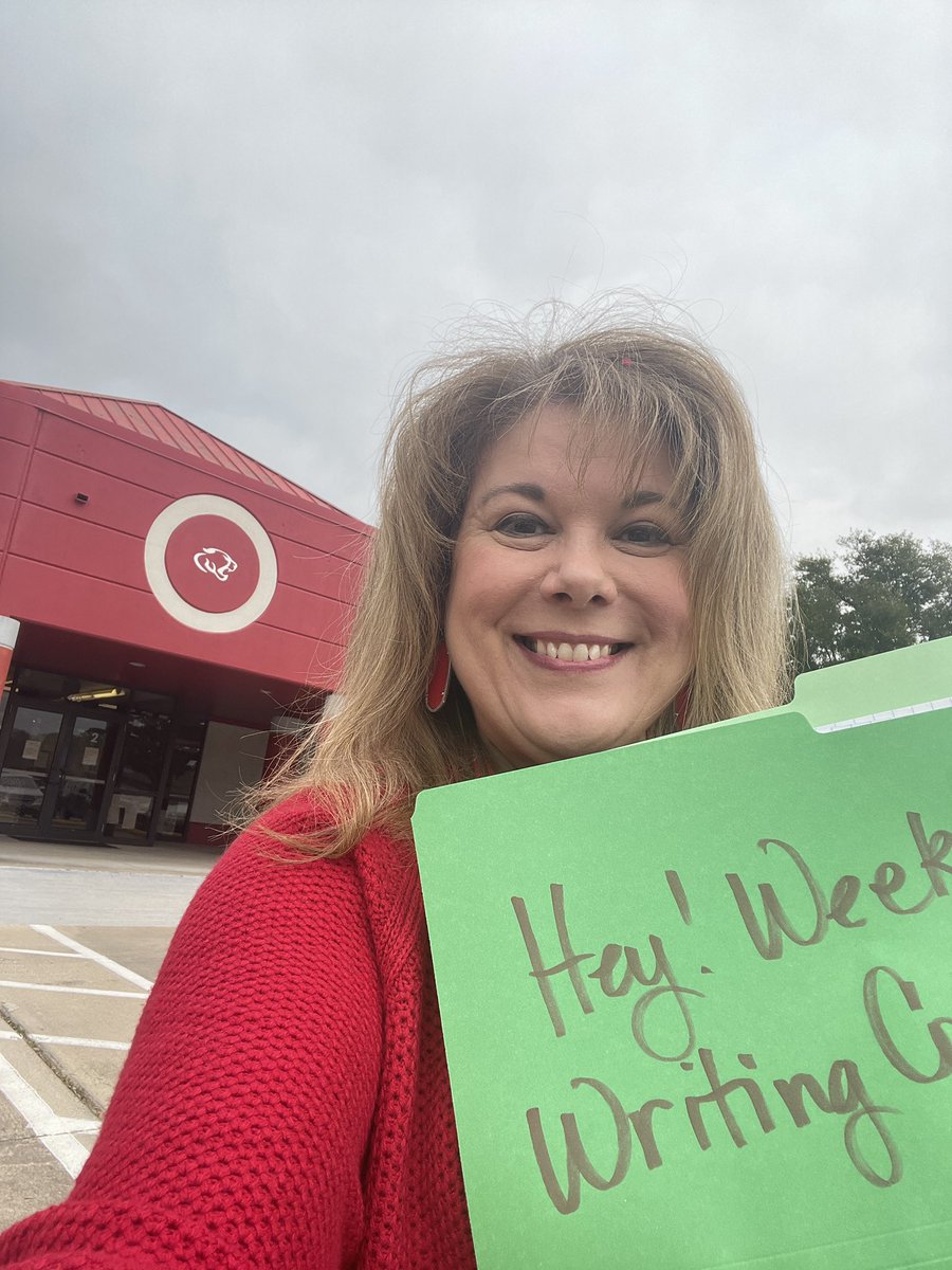 lrich_99's tweet photo. #HEY❗️
Picking up all the writing contest submissions today was a real thrill! 😃🎉
I already want to publish all of these stories, essays and poems on “What Is A Friend?” ☀️
Way to go @CrosbyISD for #HEYWeek #SEL4TX #SELDay https://t.co/X8wYbHRSqP