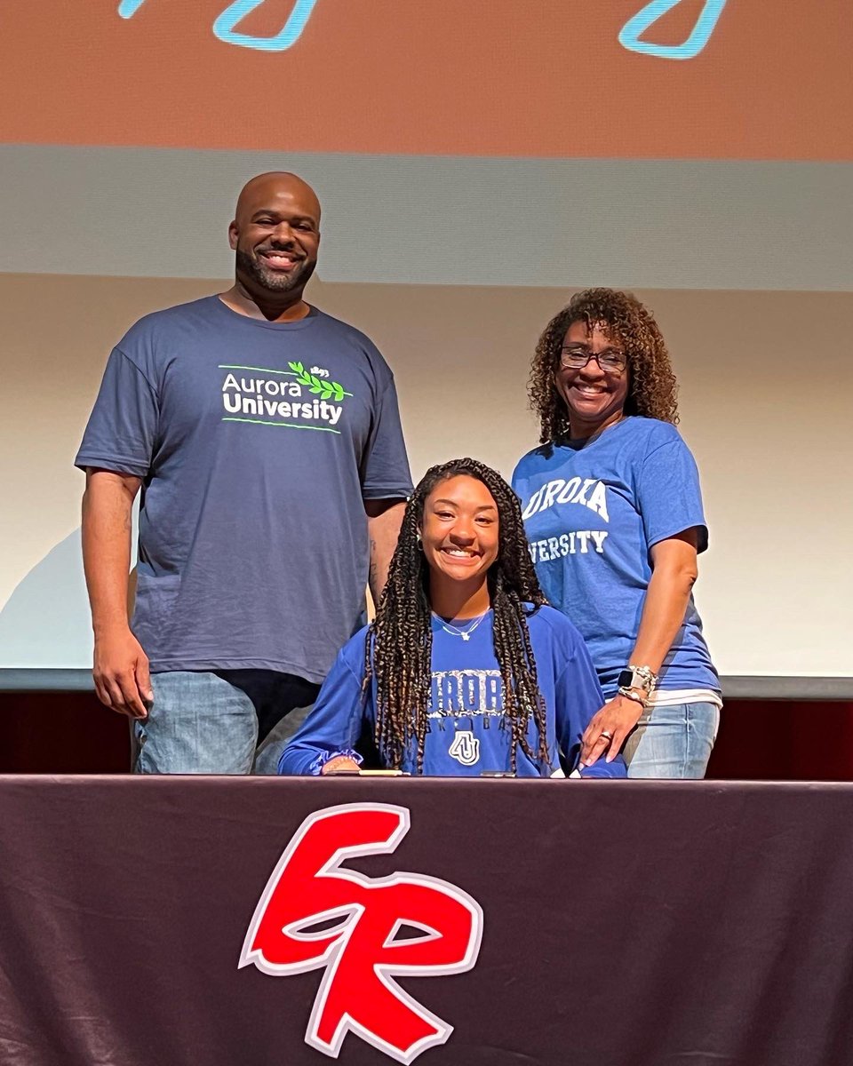 KamrynBullock's tweet photo. HUGE thanks to my teammates, coaches, and parents for helping me every step of the way. Go Spartans! 🤍💙 @AUSpartanWBB @coachmikeauwbb @CoachLopezzzz @ER_Athletics @girls_river https://t.co/YLt0LzIvBk
