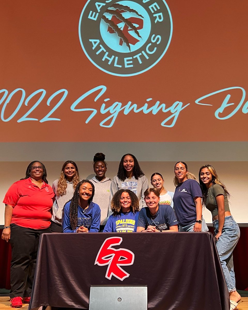 KamrynBullock's tweet photo. HUGE thanks to my teammates, coaches, and parents for helping me every step of the way. Go Spartans! 🤍💙 @AUSpartanWBB @coachmikeauwbb @CoachLopezzzz @ER_Athletics @girls_river https://t.co/YLt0LzIvBk