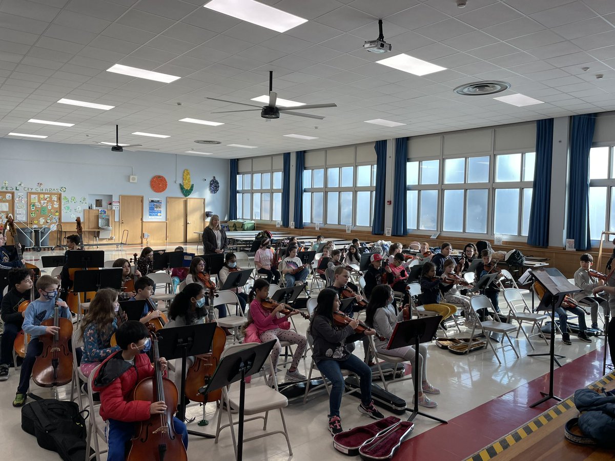 msmarcusmusic's tweet photo. Visiting the Stokes Orchestra this morning when they had their rehearsal with Ms. Pietrzak. What a bright start to the day! @WeRStokes @MsPietrzakOrch @mrsgrecimusic https://t.co/cbjDNpqFwJ