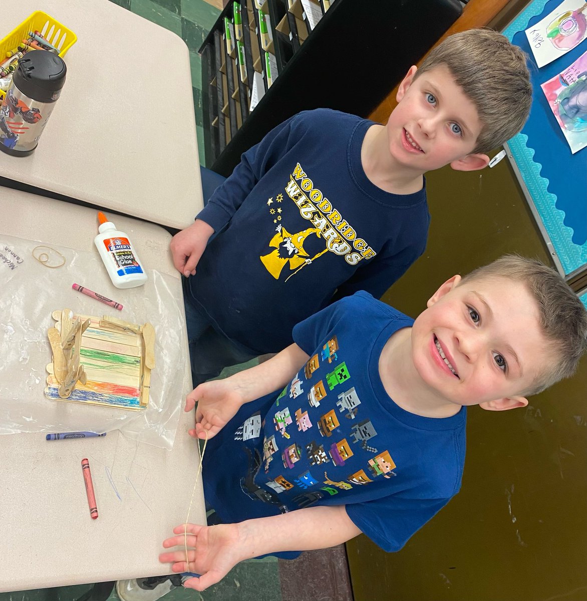 MarisaLVJackson's tweet photo. Our @CranstonSchools Woodridge Kindergartens are constructing rafts and testing their creations ๐๐งโโ๏ธ๐. #handsonmindson #homeoftheWizards #WizardsatWork https://t.co/rIZjGXGpTr