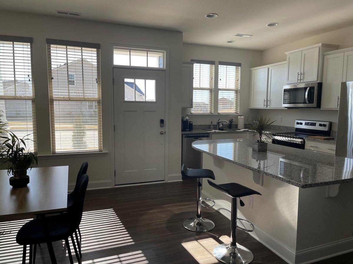 MattShubert_'s tweet photo. A personal, non s&amp;c related post. Closed on my house last week! Went under contract back in April and construction delays pushed it back 4-5 months but I’m pumped and excited for this next chapter in my life! https://t.co/VtjmpUjo5f
