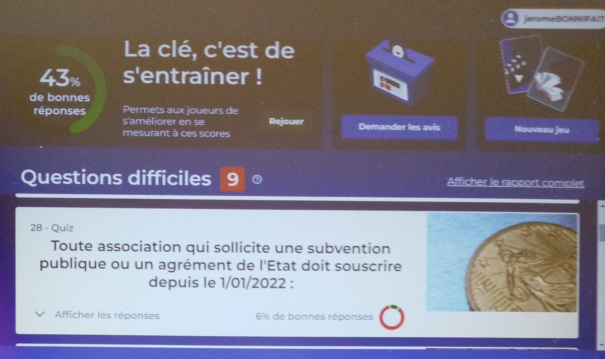 Sdjes16's tweet photo. Le podium des étudiants en L3 STAPS antenne d'Angoulême suite à l'intervention "Réglementation Code du Sport" du @Sdjes16 @dsden16
Intervention même horaire et même format à Poitiers et Limoges @STAPSPoitiers @StapsAngouleme https://t.co/wRLDR1R1M7
