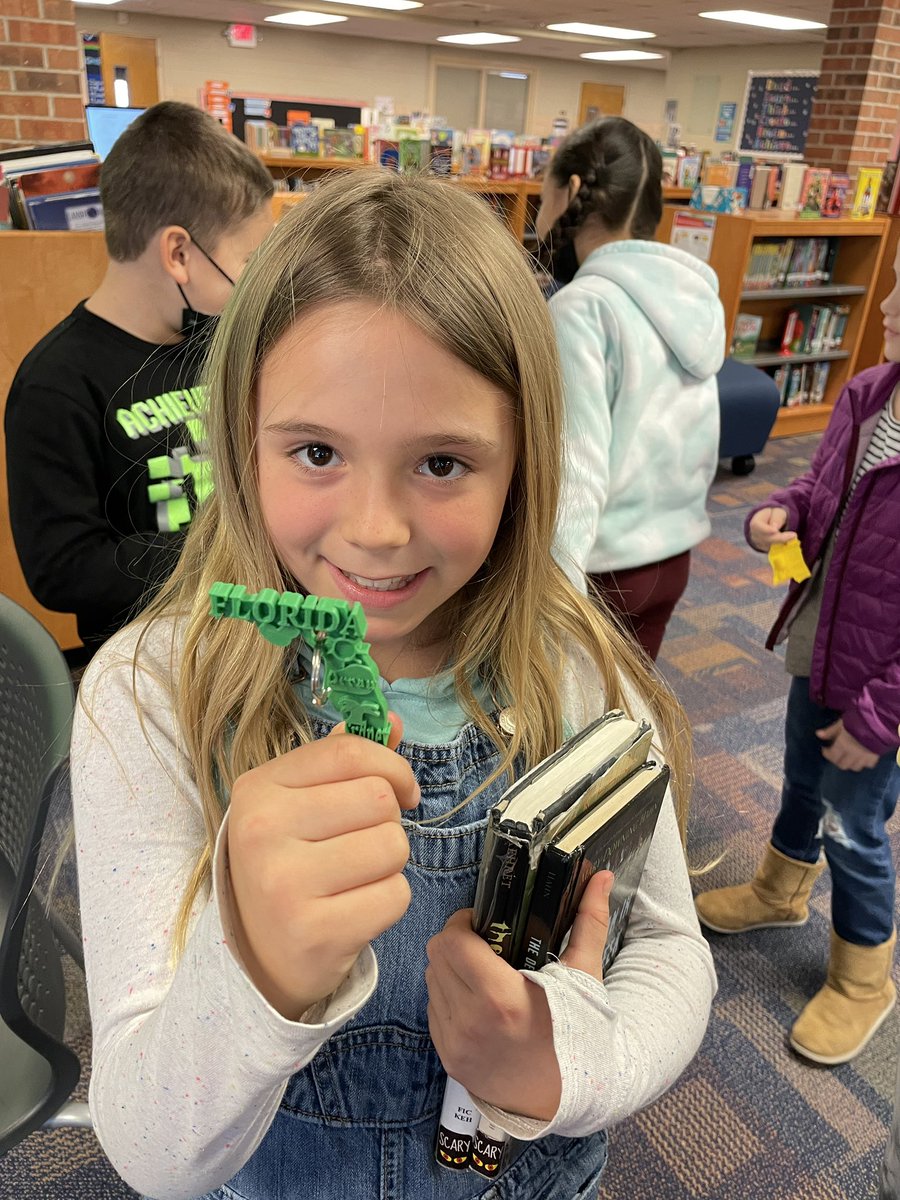 terteach's tweet photo. These 3rd graders’ state keychains turned out great! #masl #makerspace #3dprinting @ParkHillSchools https://t.co/QZASn0SDQj