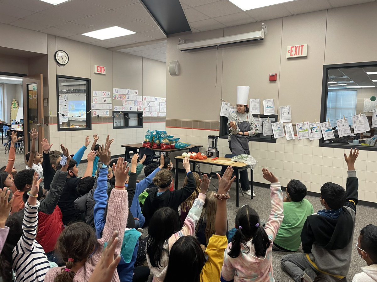 KoesterMrs's tweet photo. After watching the Dragons Love Tacos play, third grade is making salsa! @MrsDaulton3rd @MrsNorthcuttA @s_janda @ParksideRobin @KoesterMrs #ParksideDreamTeam @Parkside_ES https://t.co/1iy6BZbpIl