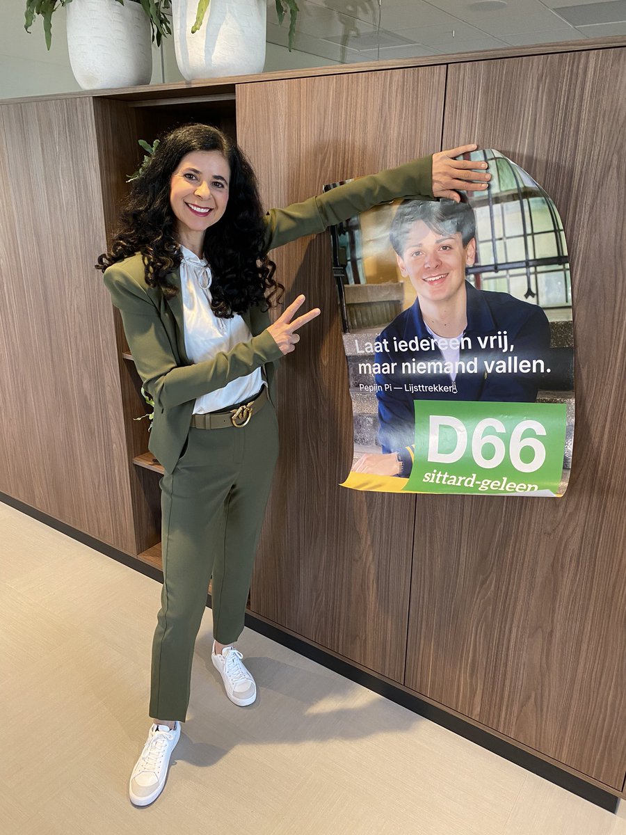De stem van jongeren is relevant &amp; betekenisvol. Dus laat jullie stem ook hóren. Door te stemmen of mee te doen in de politiek. Zoals <a href="/PepijnPi/">Pepijn Pi</a> jonge lijsttrekker <a href="/D66/">D66</a> Sittard-Geleen We staan voor belangrijke uitdagingen voor de toekomst #GR2022   #energietransitie #onderwijs #EU