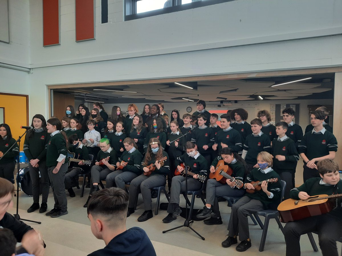 colmansmidleton's tweet photo. Lunchtime concert from music students and guitar club members launching Seachtain na Gaeilge and putting us in a good mood for the weekend" #snag 1/2 https://t.co/nHMxRGrSp8