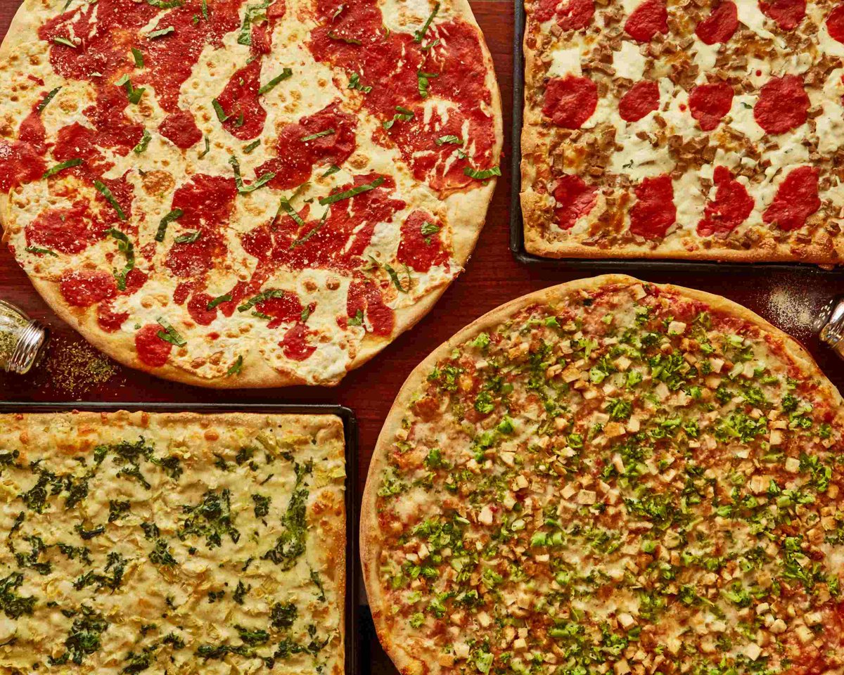 SubFantasyFilm's tweet photo. This #foodiefriday we're highlighting an East Greenwich staple. 

PieZoni's is a family owned and family grown company. The PieZoni's Pizza story began over 15 years ago when they opened their first restaurant under a different name Pepperoni’s. https://t.co/CCXro4fLCB