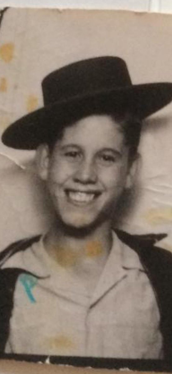 Estamos en .#Hellín <a href="/AlbertCastillon/">Albert Castillón</a> <a href="/Lopeziniestamj/">María Jesús López In</a> con #Hilariolopezmillan la tierra donde nació nos recuerda su infancia !