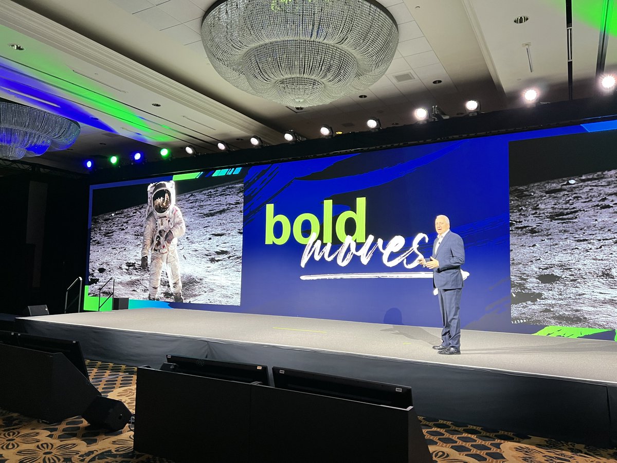 Astro_Mike's tweet photo. So happy that live events are happening again! Thanks for having me #BPAMA! It's always a great experience working with the wonderful team at @KindleComms! https://t.co/6ttDprB18R