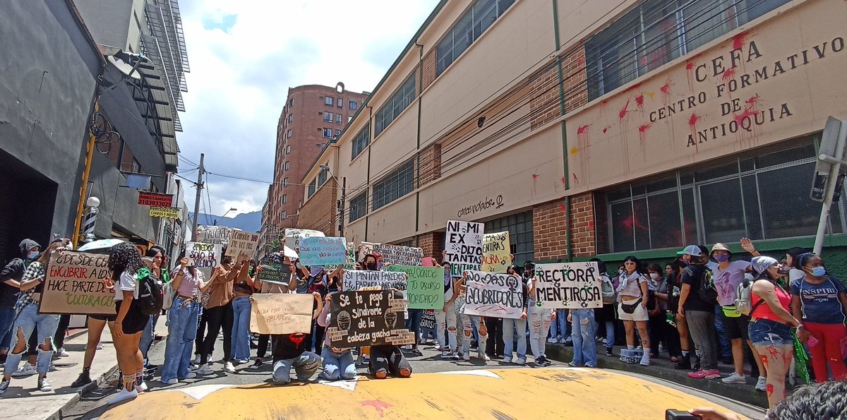 Mujeres Confiar tweet media
