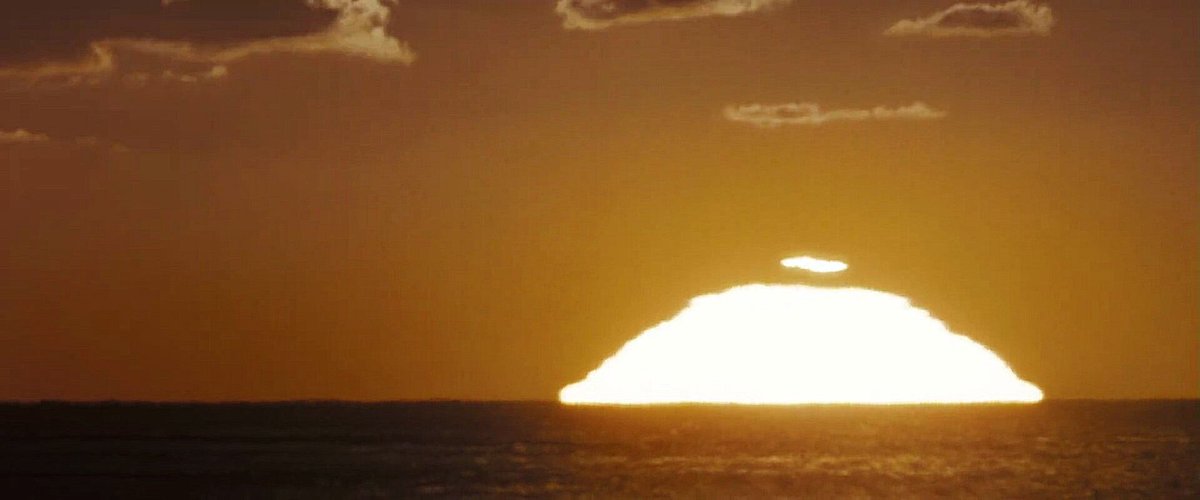 bestofpotc's tweet photo. the horizon shots in pirates of the caribbean https://t.co/dXE2DBppeW