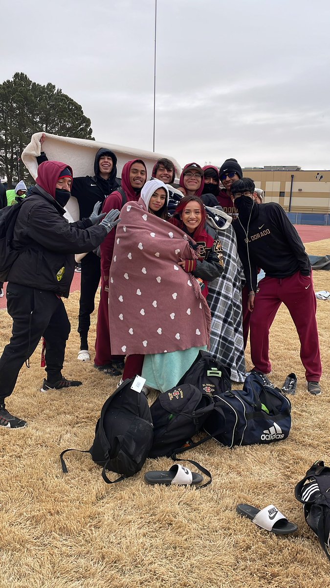 Aztec track and field still out here in the cold and the snow! They really are Aztec strong 💪🏽 <a href="/ELDO_CC/">El Dorado Cross Country Program</a> <a href="/Coach1Martinez/">Frank Martinez</a> <a href="/EDAztecs_HS/">Patricia Pedroza</a>