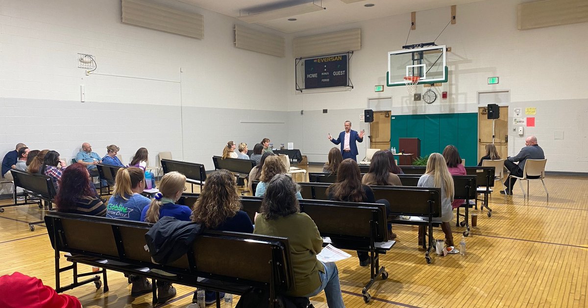 ashtabula_esc's tweet photo. The ESC campus staff enjoyed a very engaging presentation by Brian Blasko about communicating effectively with 4 different communication types ("4x4s", "Volvos", "Sportscars", and "Minivans") and the best ways to communicate with each. Thank you Brian for a great morning. https://t.co/72zuUKFZUl